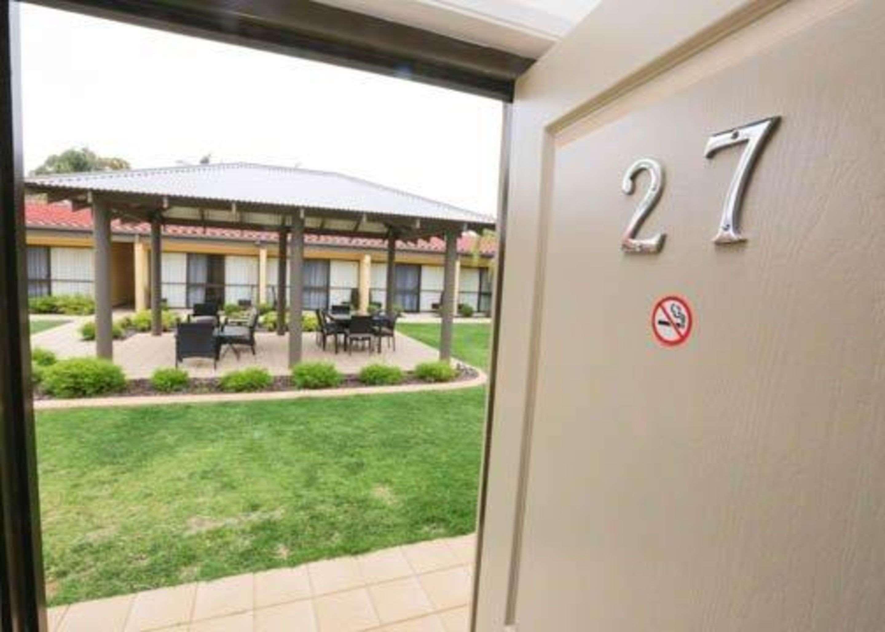 Comfort Inn Deakin Palms Милдура Екстериор снимка