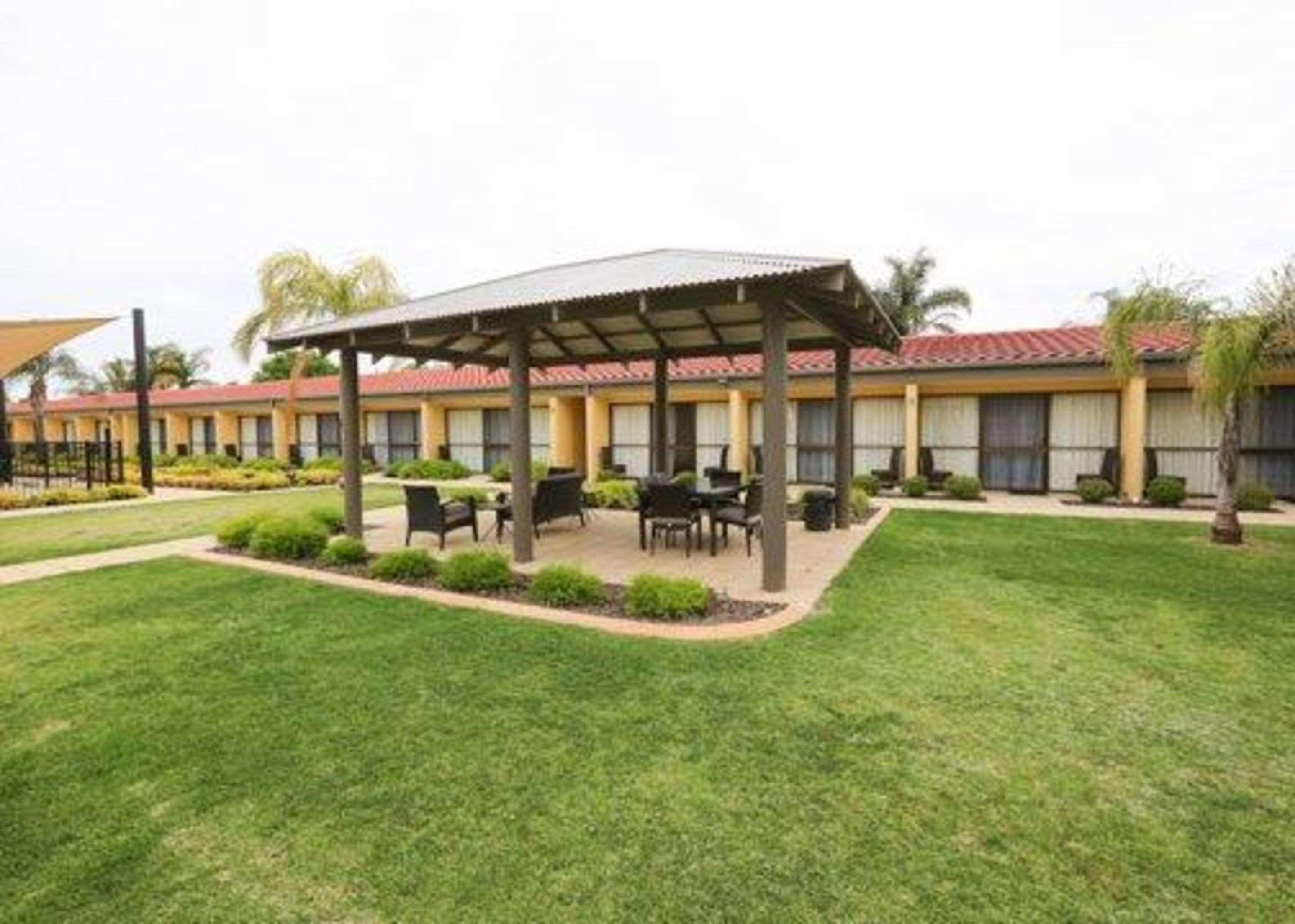 Comfort Inn Deakin Palms Милдура Екстериор снимка