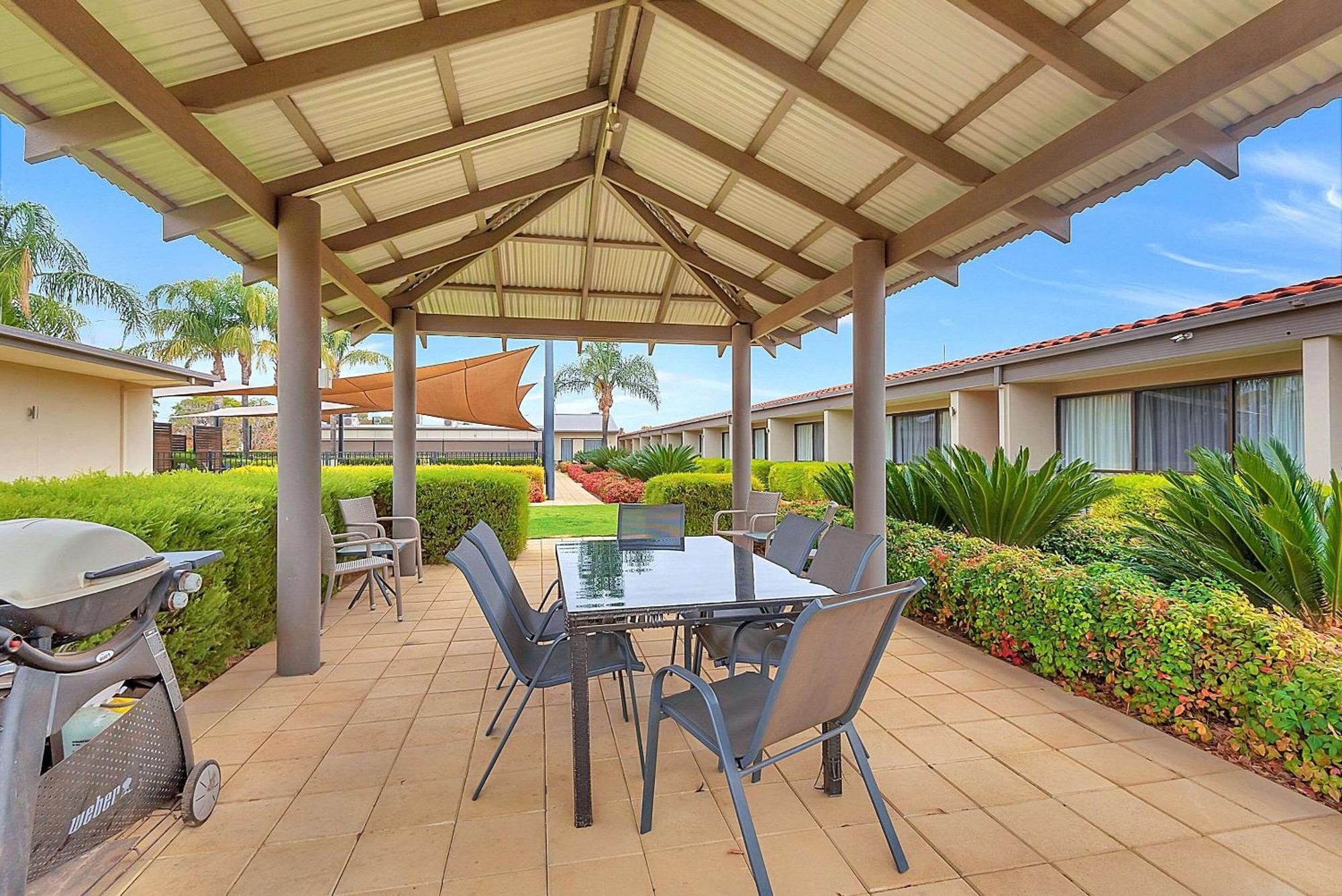 Comfort Inn Deakin Palms Милдура Екстериор снимка