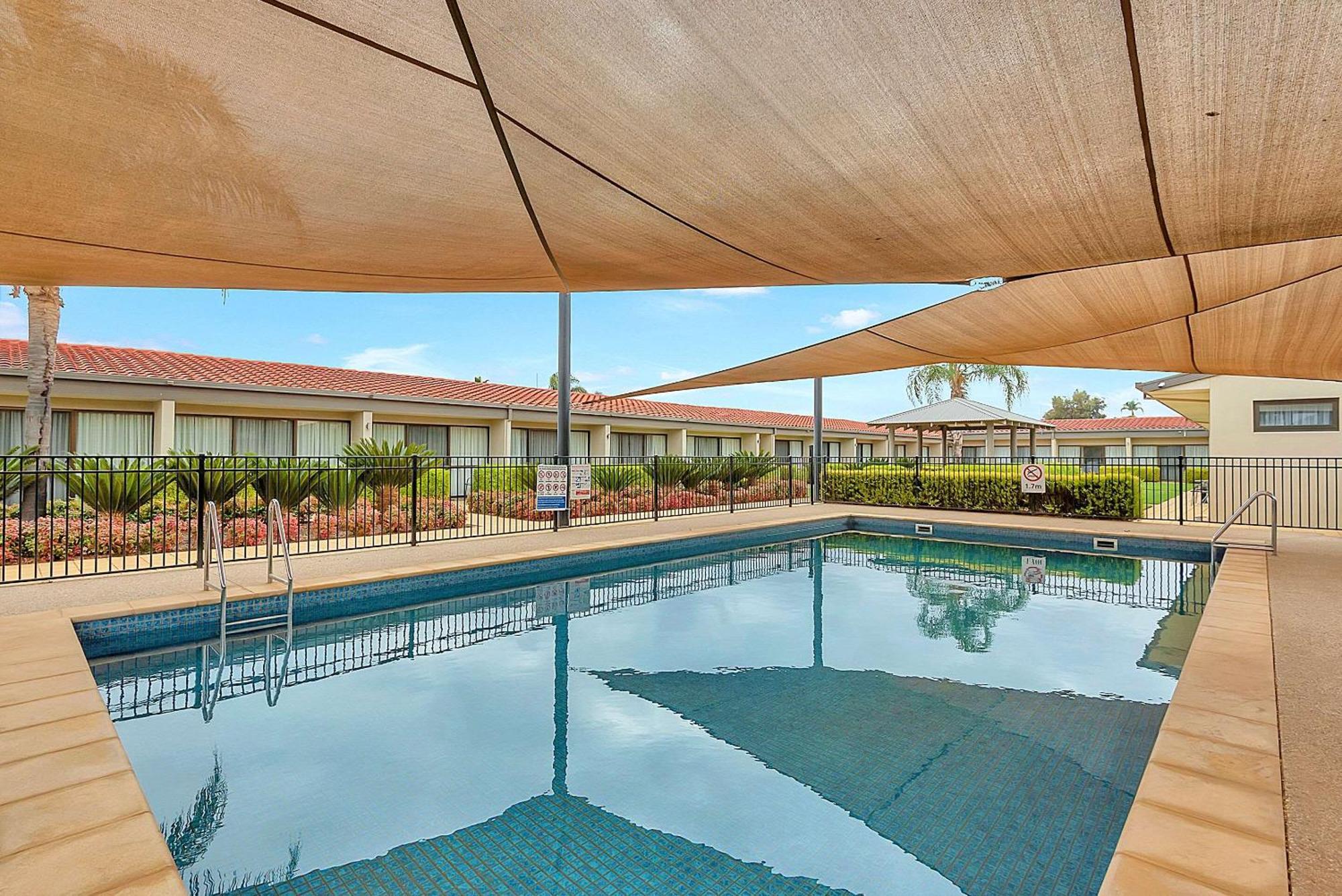 Comfort Inn Deakin Palms Милдура Екстериор снимка