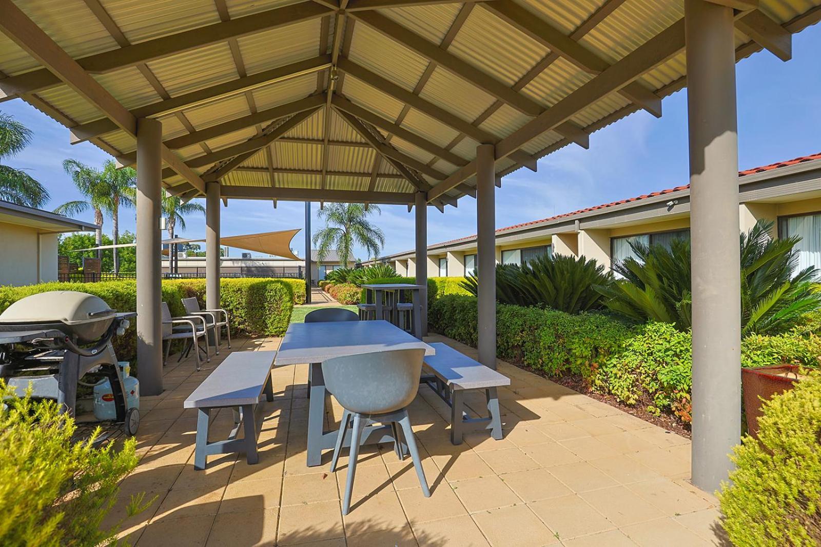 Comfort Inn Deakin Palms Милдура Екстериор снимка