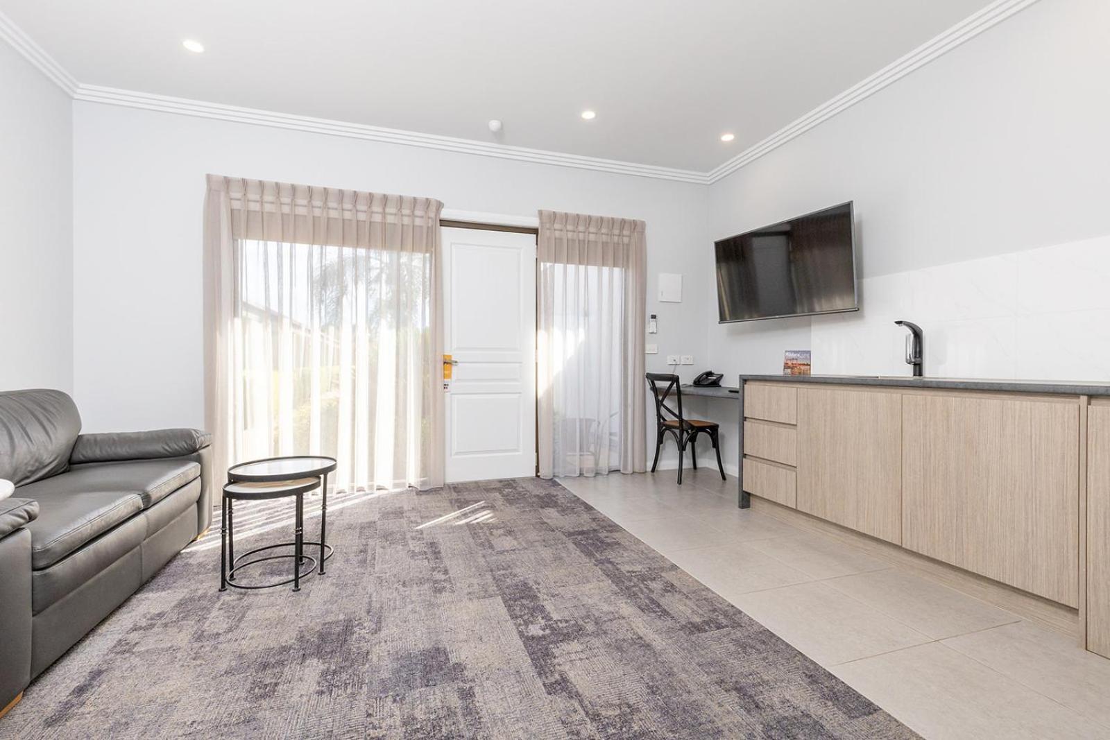 Comfort Inn Deakin Palms Милдура Екстериор снимка